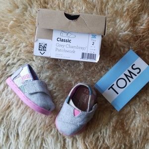 NBW-TOMS Tiny size 2 Grey Chambray/Patchwork shoes